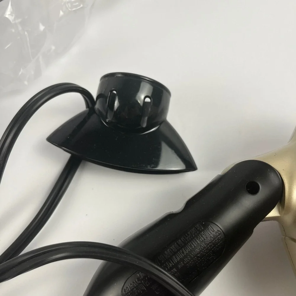 Revlon Compact Convenience Travel Hair Dryer 1875W Dual Voltage Gold RVDR5005 - Picture 7 of 9